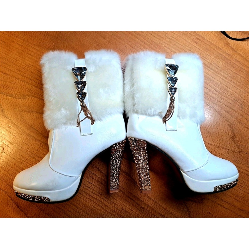 White High Heel Boots Faux Fur Beaded Stiletto Winter Wedding Shoes Size 7.5 US
